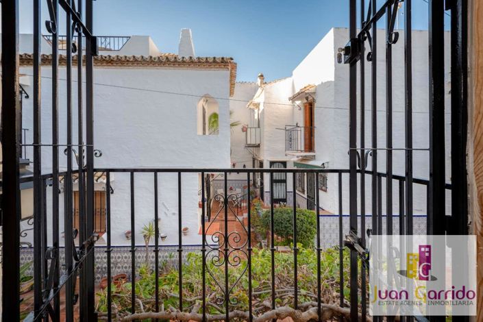 Image No.22-2 Bed Property for sale