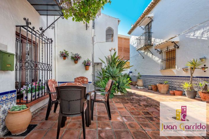 Image No.3-2 Bed Property for sale