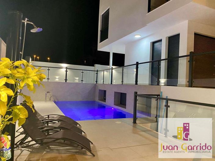 Image No.2-3 Bed Villa for sale