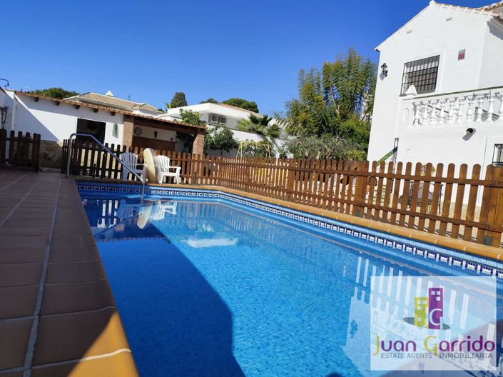 Image No.4-4 Bed Villa for sale