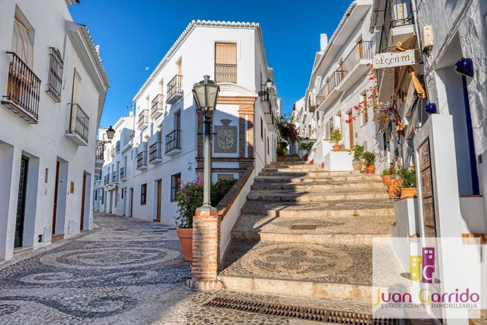 Image No.19-2 Bed Apartment for sale