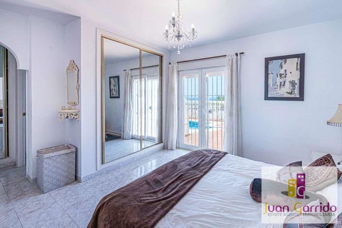 Image No.14-4 Bed Villa for sale