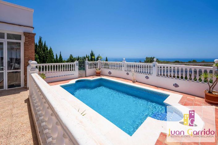 Image No.3-4 Bed Villa for sale