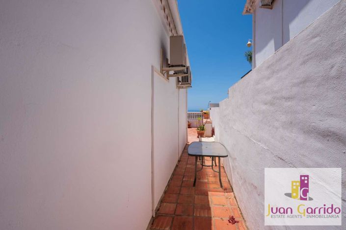 Image No.37-4 Bed Villa for sale
