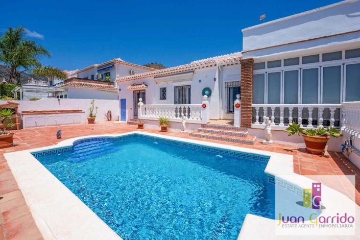 Image No.4-4 Bed Villa for sale