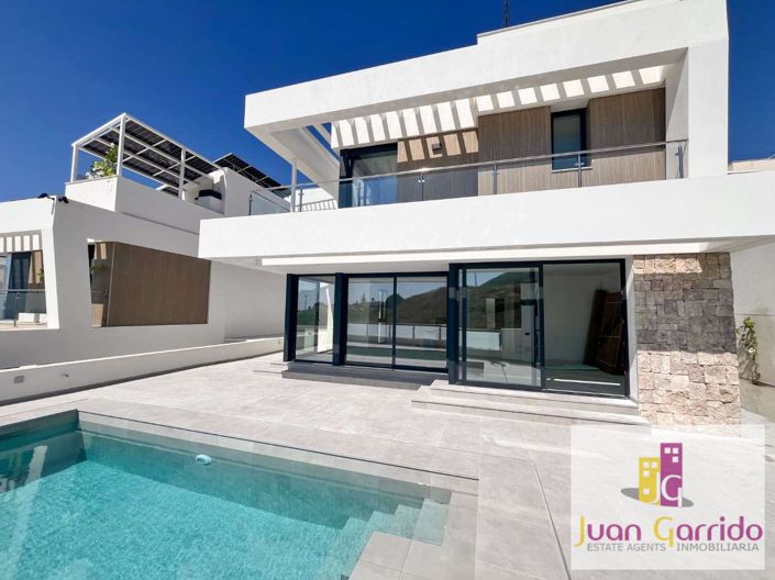 Image No.2-3 Bed Villa for sale