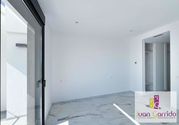 Image No.23-3 Bed Villa for sale
