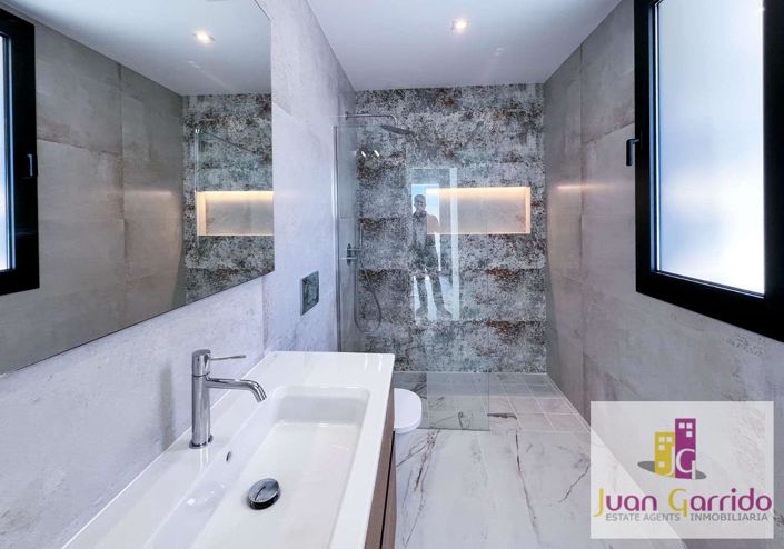 Image No.25-3 Bed Villa for sale