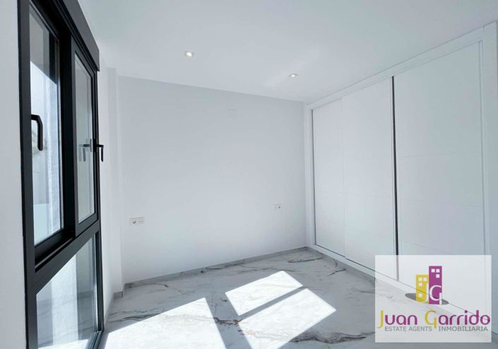 Image No.27-3 Bed Villa for sale
