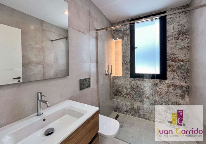 Image No.29-3 Bed Villa for sale