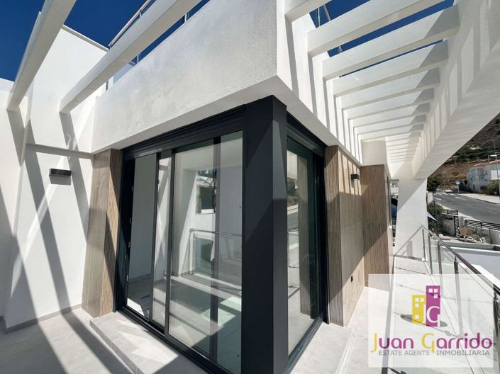 Image No.8-3 Bed Villa for sale
