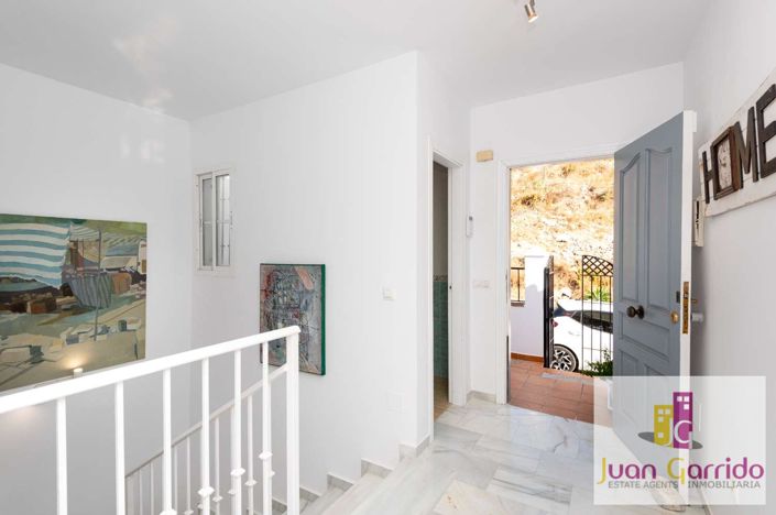Image No.18-3 Bed Villa for sale