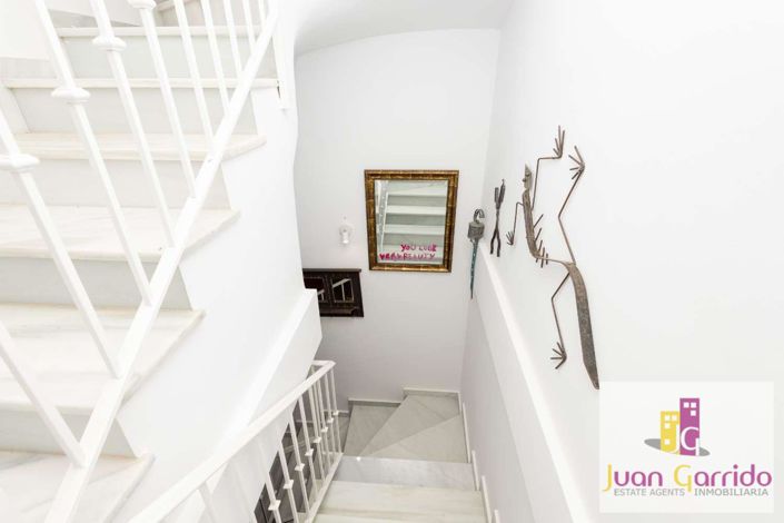 Image No.19-3 Bed Villa for sale