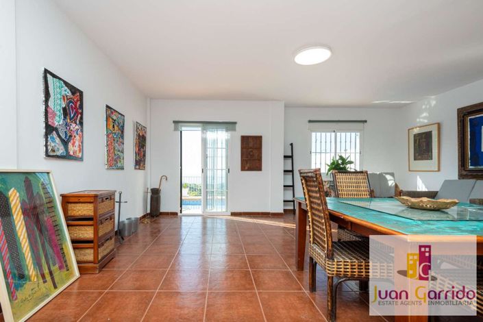 Image No.37-3 Bed Villa for sale