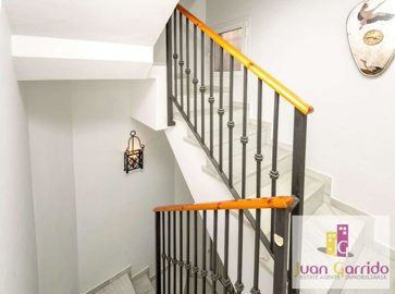 property281326502