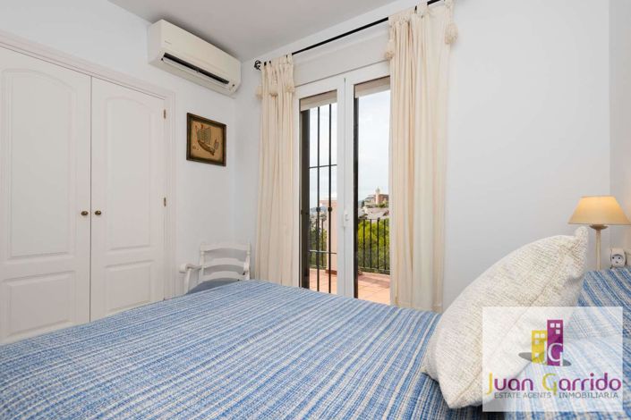 Image No.17-5 Bed Property for sale