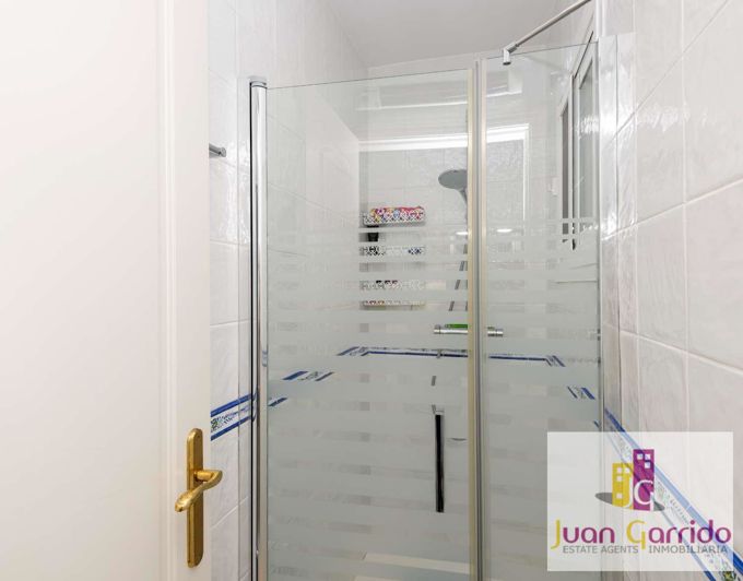 Image No.25-5 Bed Property for sale