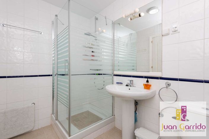 Image No.30-5 Bed Property for sale