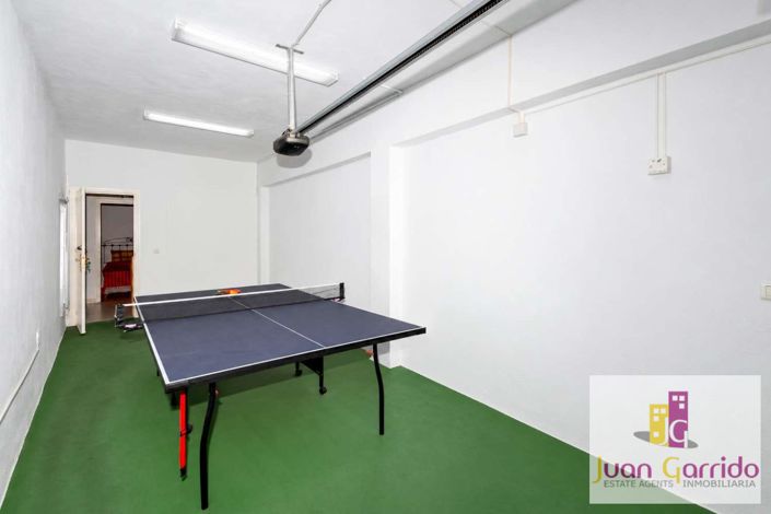 Image No.38-5 Bed Property for sale
