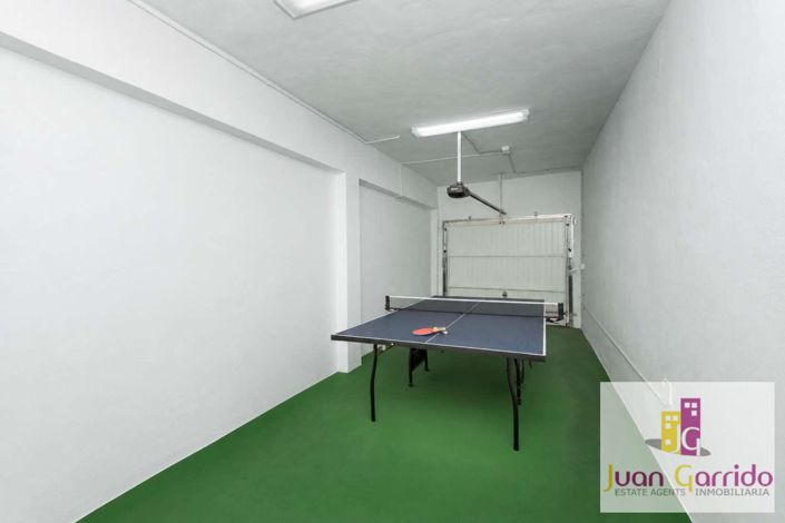 Image No.40-5 Bed Property for sale