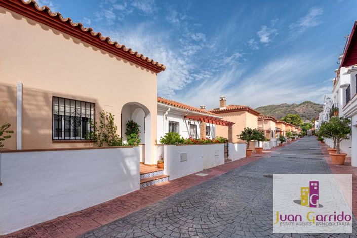 Image No.42-5 Bed Property for sale