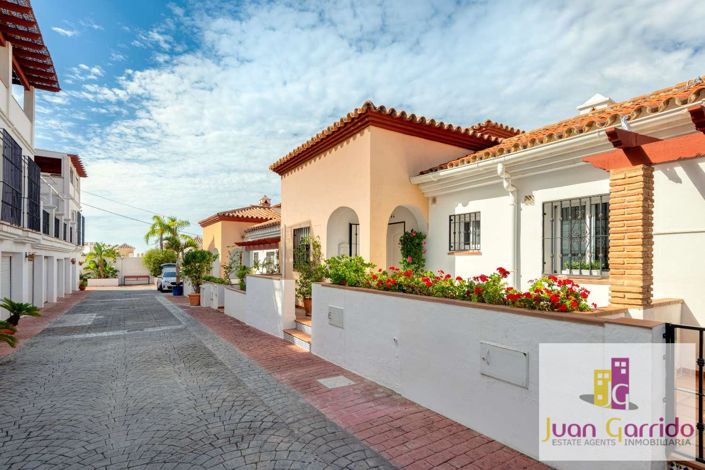 Image No.43-5 Bed Property for sale