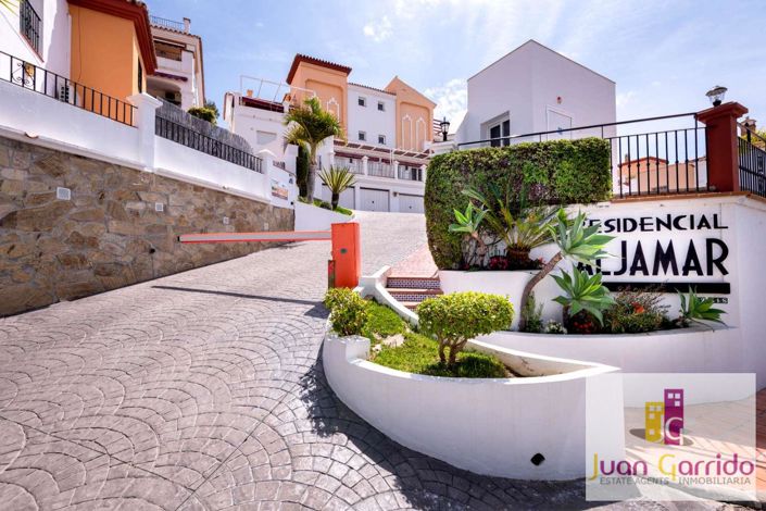 Image No.44-5 Bed Property for sale
