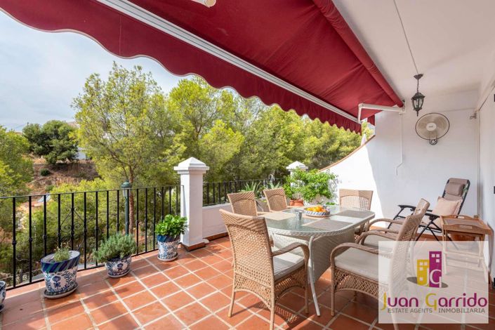 Image No.5-5 Bed Property for sale