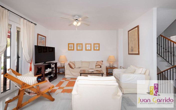Image No.8-5 Bed Property for sale