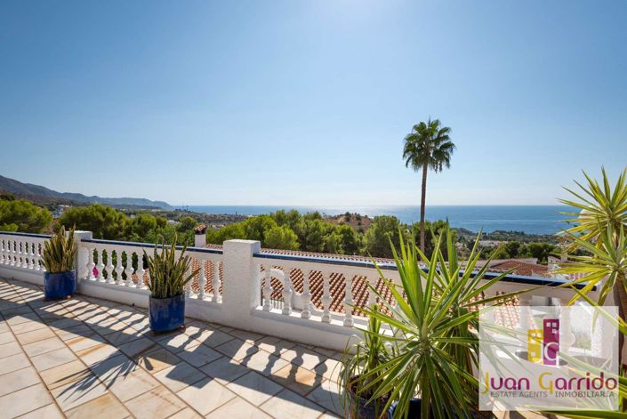 Image No.4-4 Bed Villa for sale