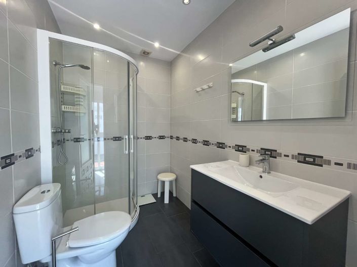 Image No.23-3 Bed Property for sale