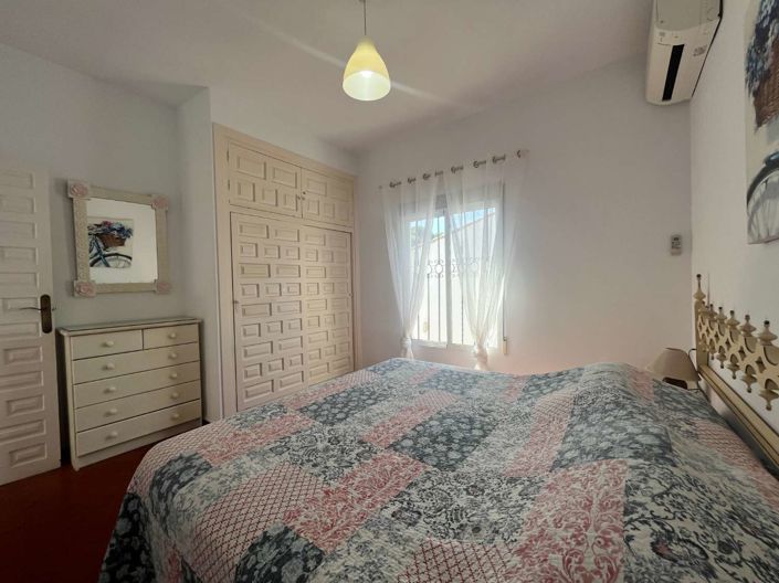 Image No.25-3 Bed Property for sale