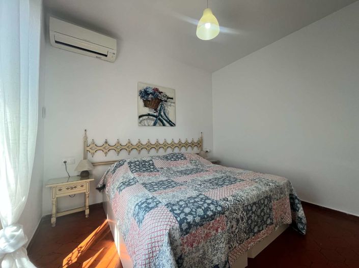 Image No.26-3 Bed Property for sale