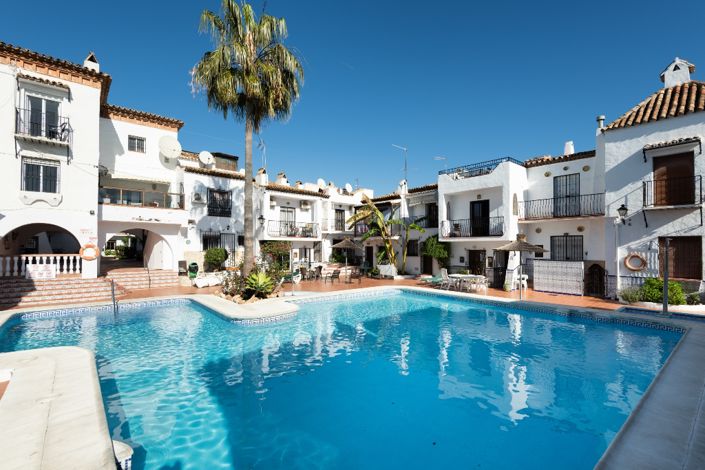 Image No.32-3 Bed Property for sale