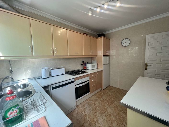 Image No.8-3 Bed Property for sale