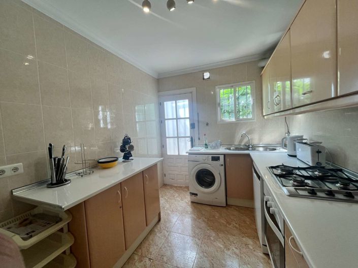 Image No.9-3 Bed Property for sale