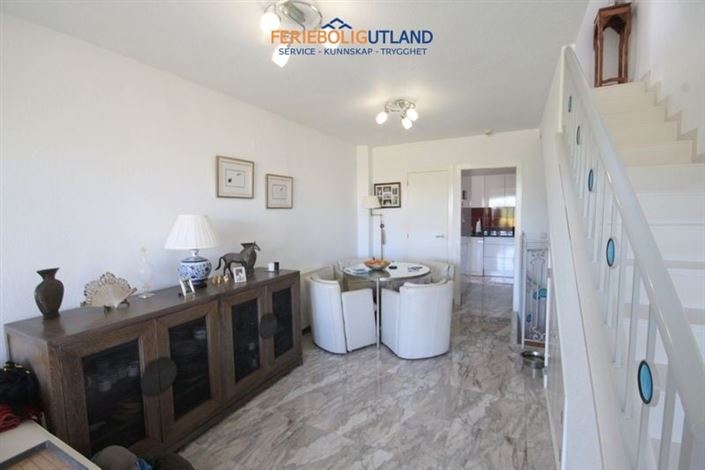 Image No.10-4 Bed Townhouse for sale