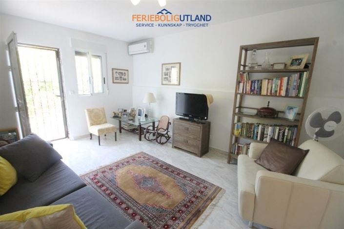 Image No.20-4 Bed Townhouse for sale