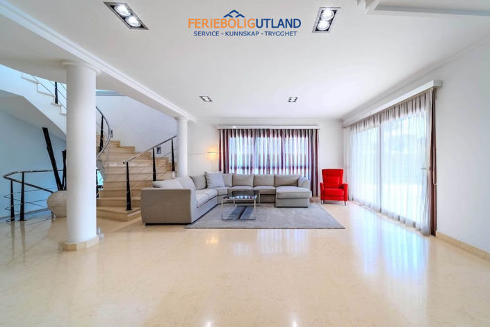 Image No.11-Villa de 5 chambres à vendre à Cabo Roig