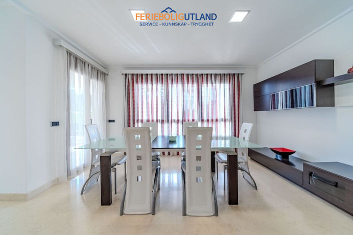 Image No.13-Villa de 5 chambres à vendre à Cabo Roig