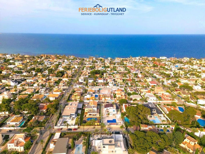 Image No.2-Villa de 5 chambres à vendre à Cabo Roig