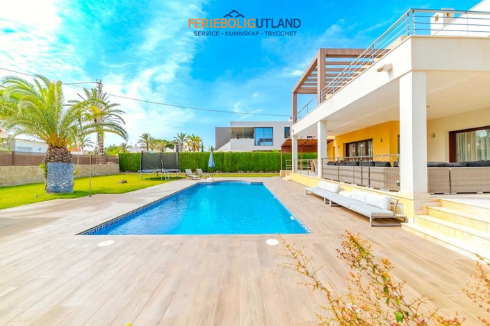 Image No.6-Villa de 5 chambres à vendre à Cabo Roig