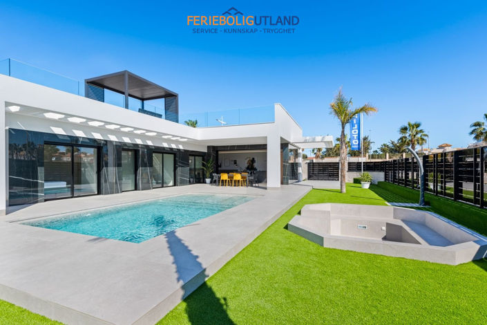 Image No.1-4 Bed Villa for sale