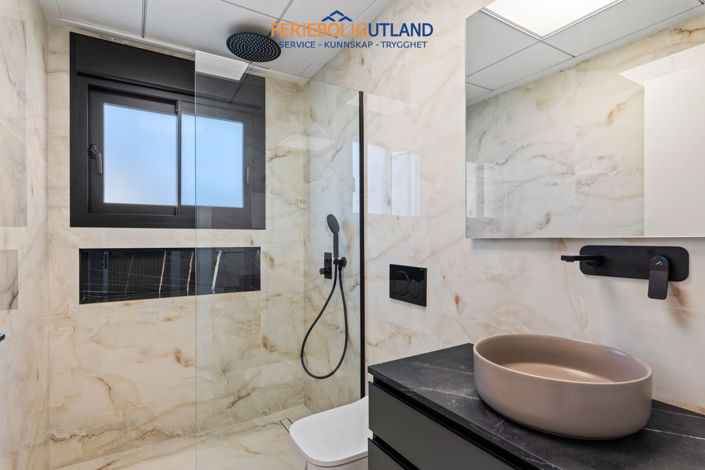 Image No.17-4 Bed Villa for sale