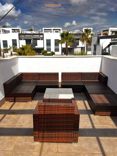 Image No.28-2 Bed Apartment for sale