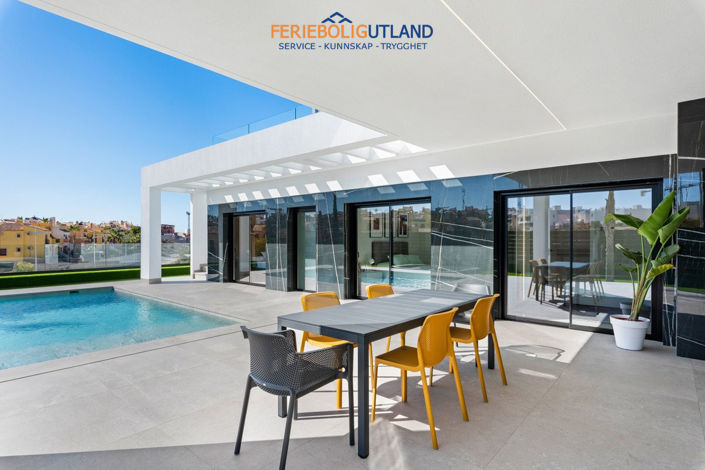 Image No.3-Villa de 3 chambres à vendre à Alicante