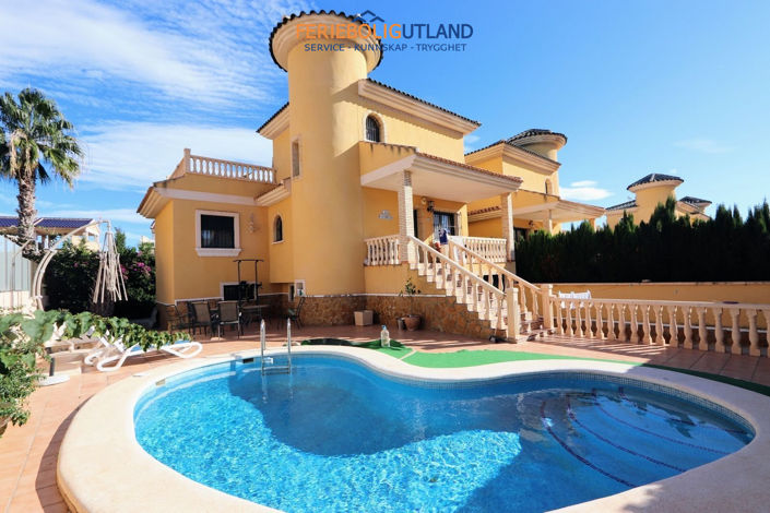 Image No.1-3 Bed Villa for sale