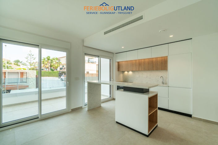 Image No.17-3 Bed Apartment for sale