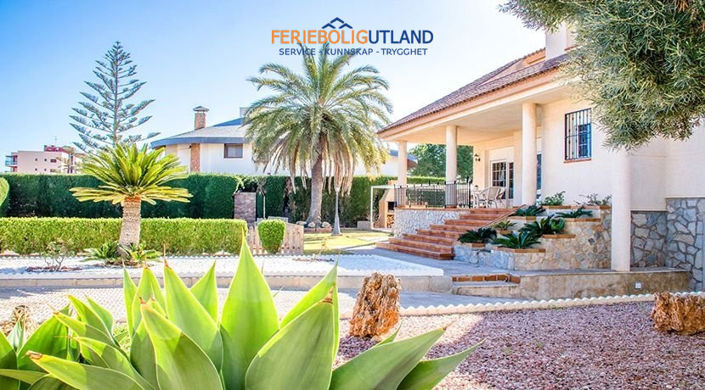 Image No.1-4 Bed Villa for sale