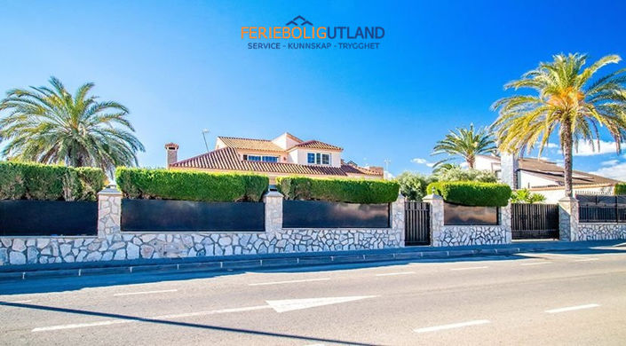 Image No.2-Villa de 4 chambres à vendre à Mil Palmeras